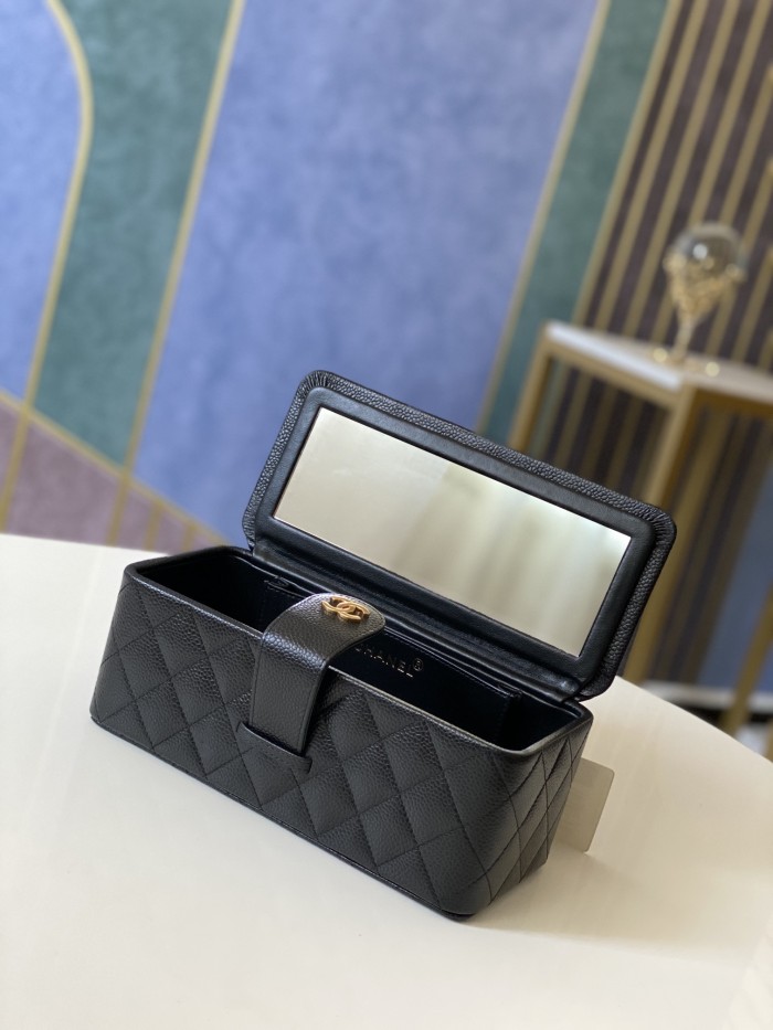 Handbag    Chanel  01919  size 22 10 8.5 cm