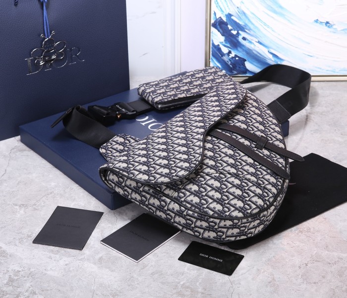 Handbag   Dior  size 34 x 25.5 x 5  cm