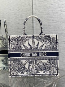 Handbag   Dior  size  42*18*35 cm
