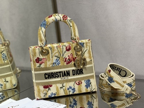 Handbag   Dior  size  24 cm