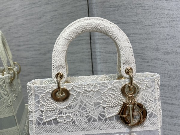  Handbag   Dior  size 24 cm