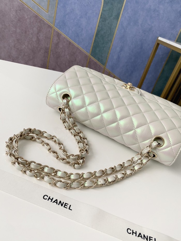 Handbag   Chanel 112  size  25.5 15 6 cm