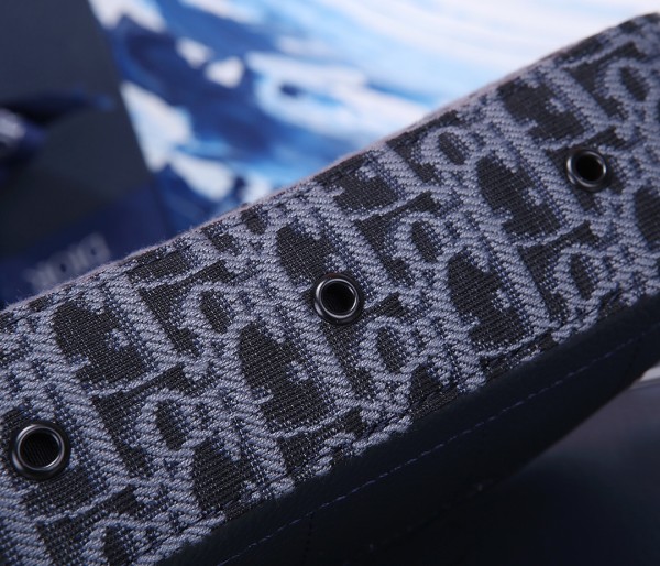 Handbag   Dior   size  22x15x5 cm