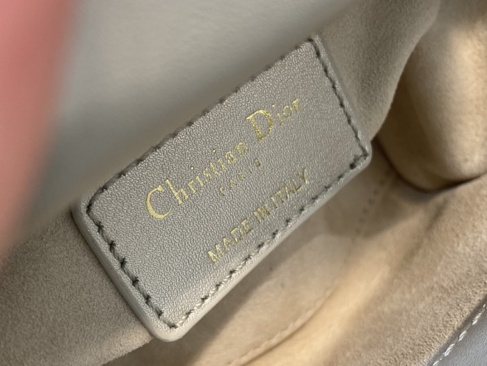 Handbag  Dior  size  12*10*5 cm