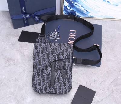  Handbag   Dior   CD93306  size  16*21*5  cm