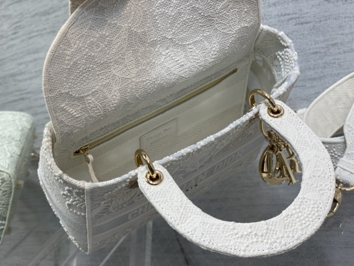  Handbag   Dior  size 24 cm