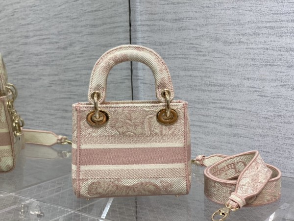 Handbag   Dior   size 𝟏𝟕 𝐜𝐦