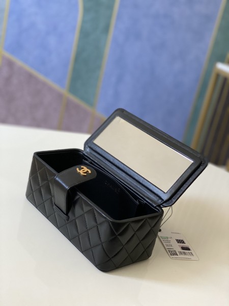 Handbag    Chanel  01919  size  22 10 8.5 cm