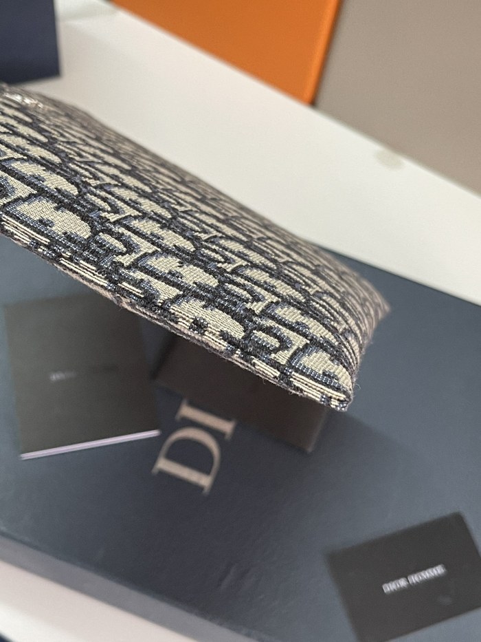  Handbag   Dior  2OBCA2250  size  27*19  cm