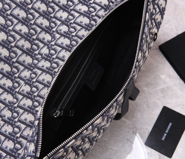 Handbag   Dior  size 34 x 25.5 x 5  cm