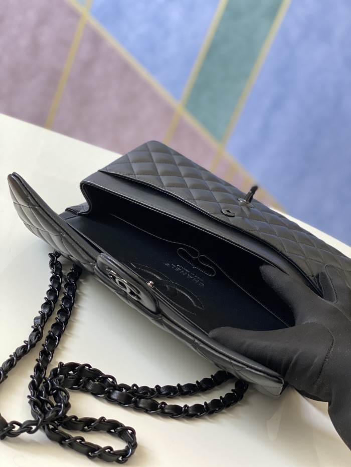 Handbag  Chanel112  size  25 cm