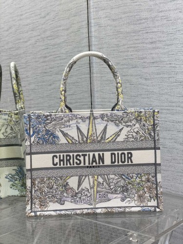 Handbag   Dior  size 36*18*28 cm