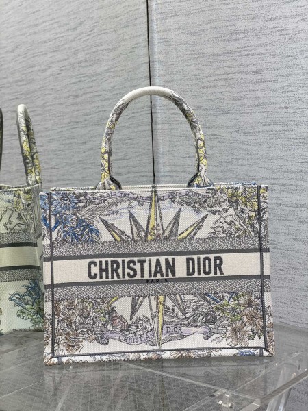 Handbag   Dior  size 36*18*28 cm