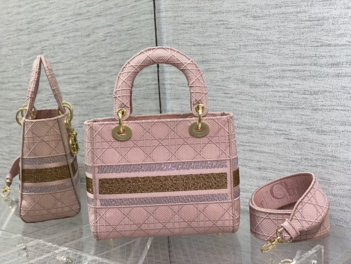  Handbag   Dior  size  24 cm