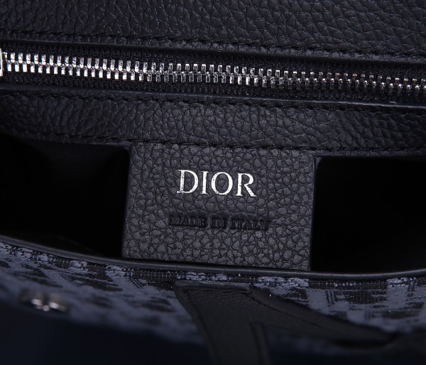  Handbag   Dior   CD93306  size  16*21*5  cm