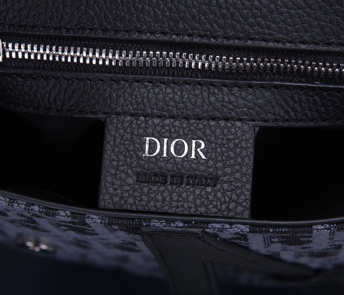  Handbag   Dior   CD93306  size  16*21*5  cm