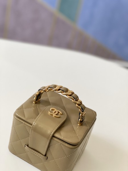 Handbag    Chanel 01918  size  11*9.5*8.5 cm