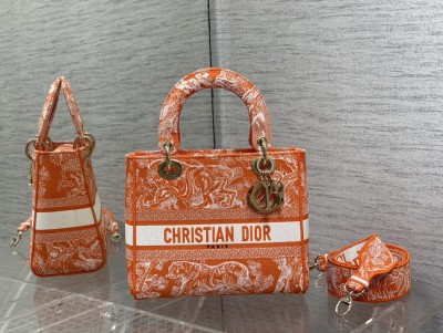  Handbag  Dior  size  24 cm