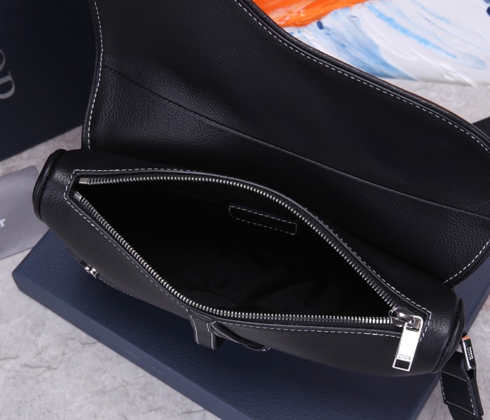  Handbag   Dior  CD93305  size  20x28.6x5 cm