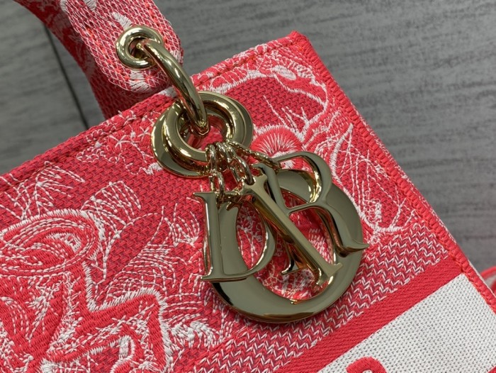 Handbag   Dior   size  24 cm