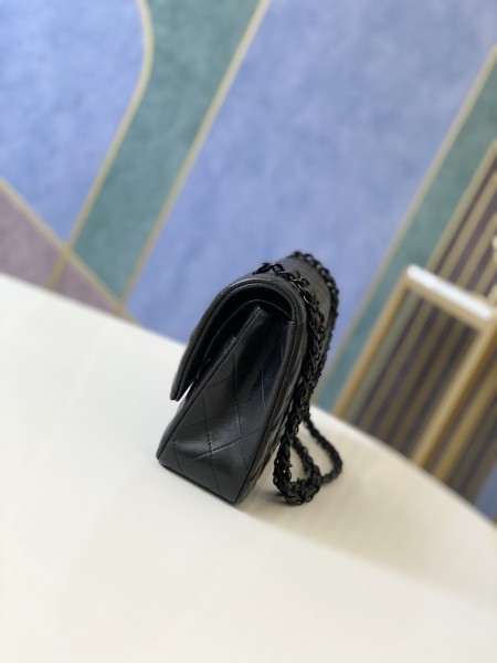 Handbag  Chanel112  size  25 cm