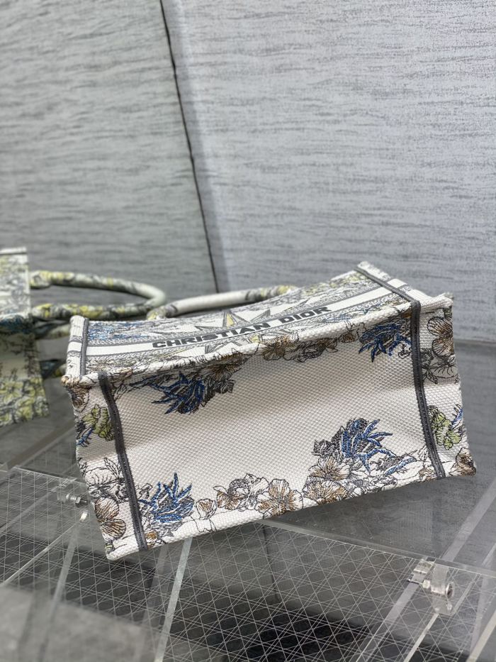  Handbag   Dior  size  26*8*22 cm