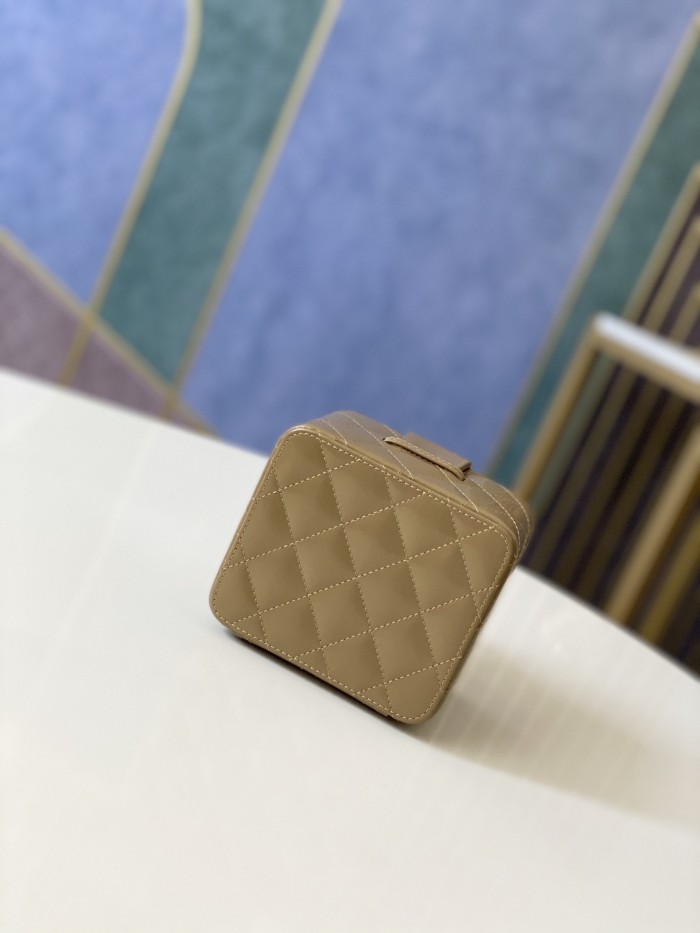 Handbag    Chanel 01918  size  11*9.5*8.5 cm