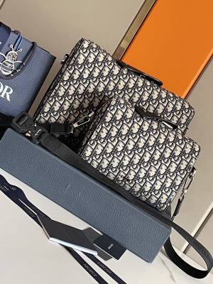  Handbag   Dior  93359  size  22x 15x 6  cm