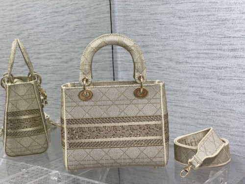  Handbag   Dior  size 24 cm