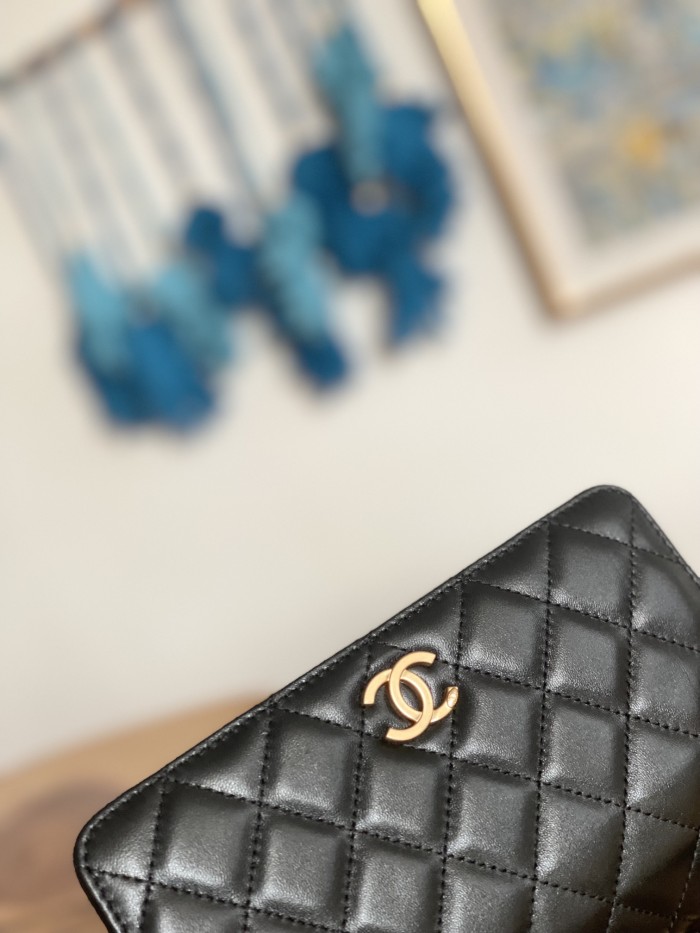 Handbag Chanel  81229  size  19 cm