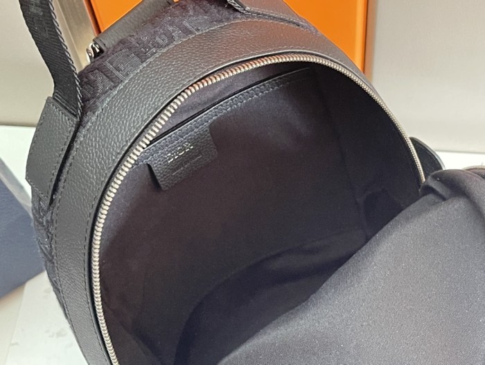  Handbag   Dior   size  21 x 32 x 10  cm