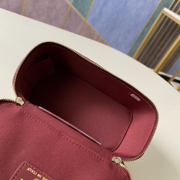 Handbag   Dior  81118  size  9.5 17 8 cm