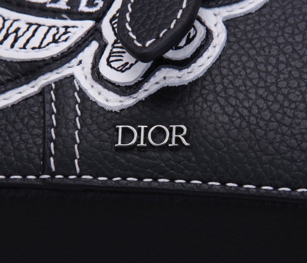  Handbag   Dior  CD93306  size  16*21*5  cm