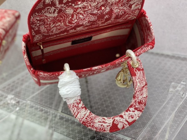 Handbag   Dior  size  24 cm