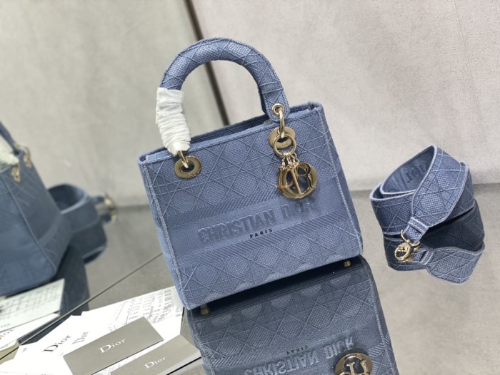 Handbag   Dior  size 24 cm