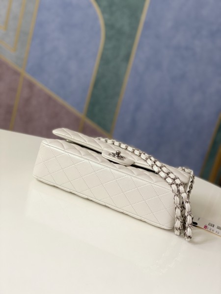 Handbag  Chanel 112 size  25 cm