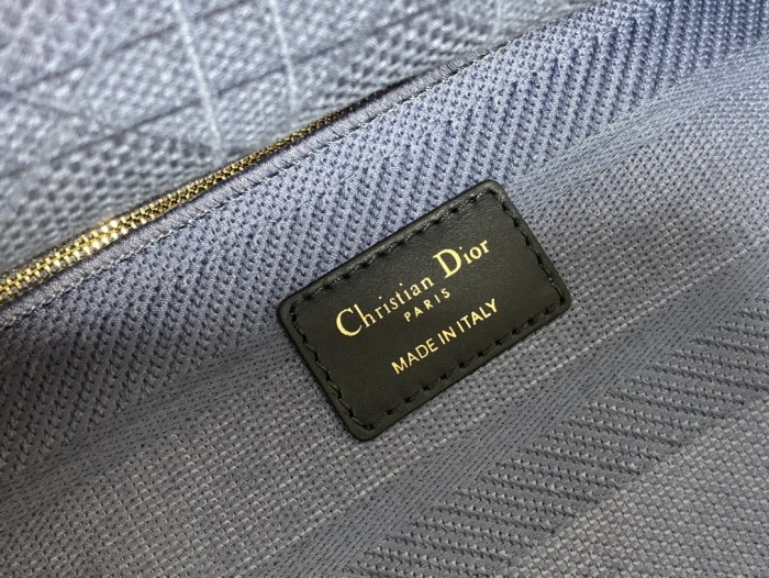 Handbag   Dior  size 24 cm