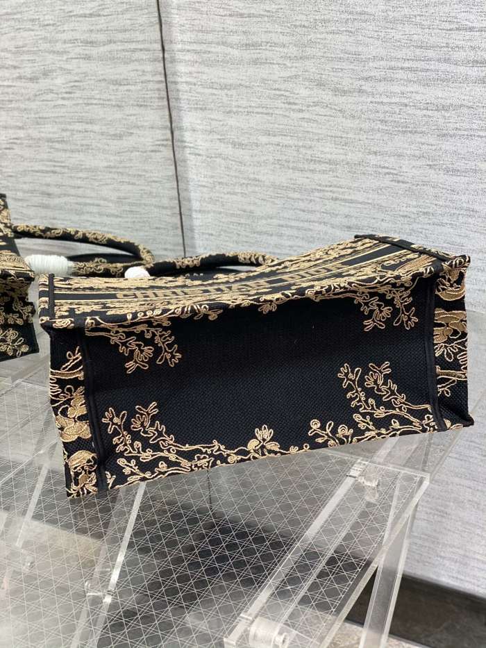  Handbag   Dior   size  36*18*28 cm