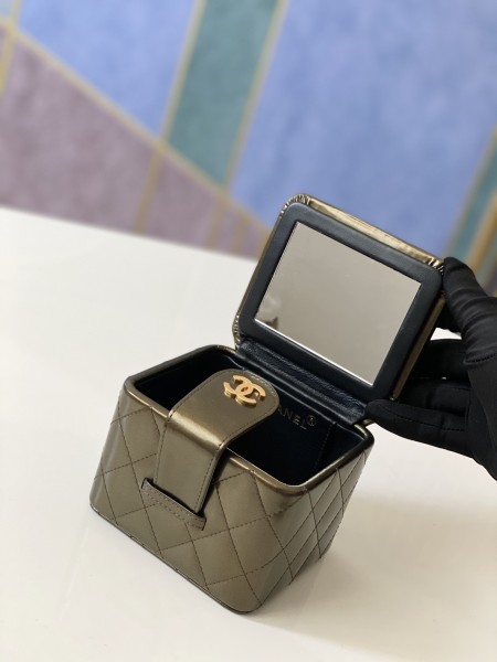 Handbag   Chanel size  11*9.5*8.5 cm