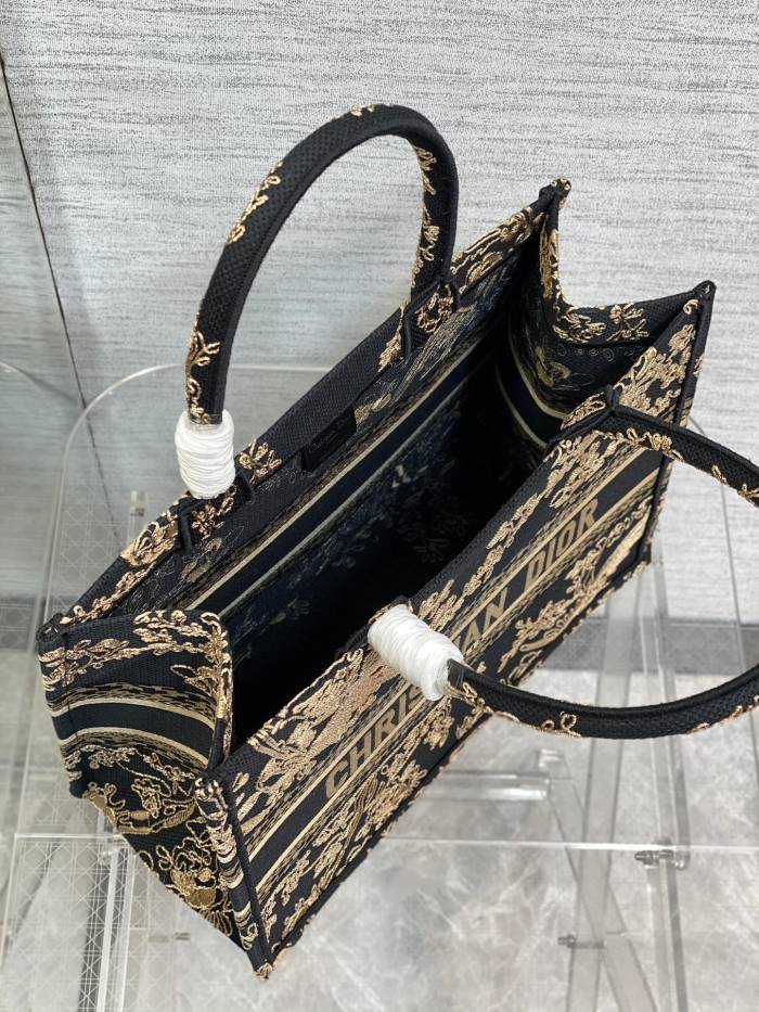  Handbag   Dior   size  36*18*28 cm