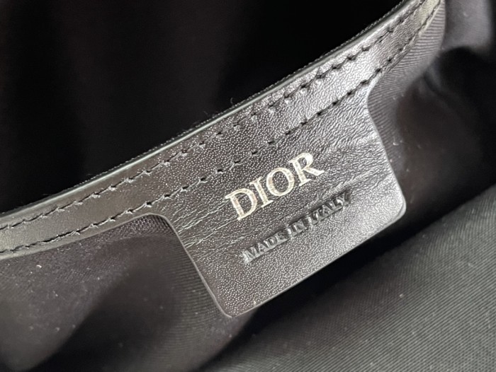  Handbag   Dior  93321  size  21 x 32 x 10  cm