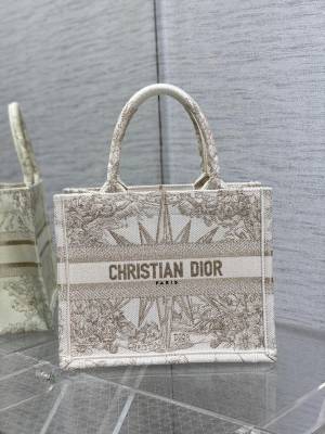  Handbag   Dior  size  26*8*22 cm