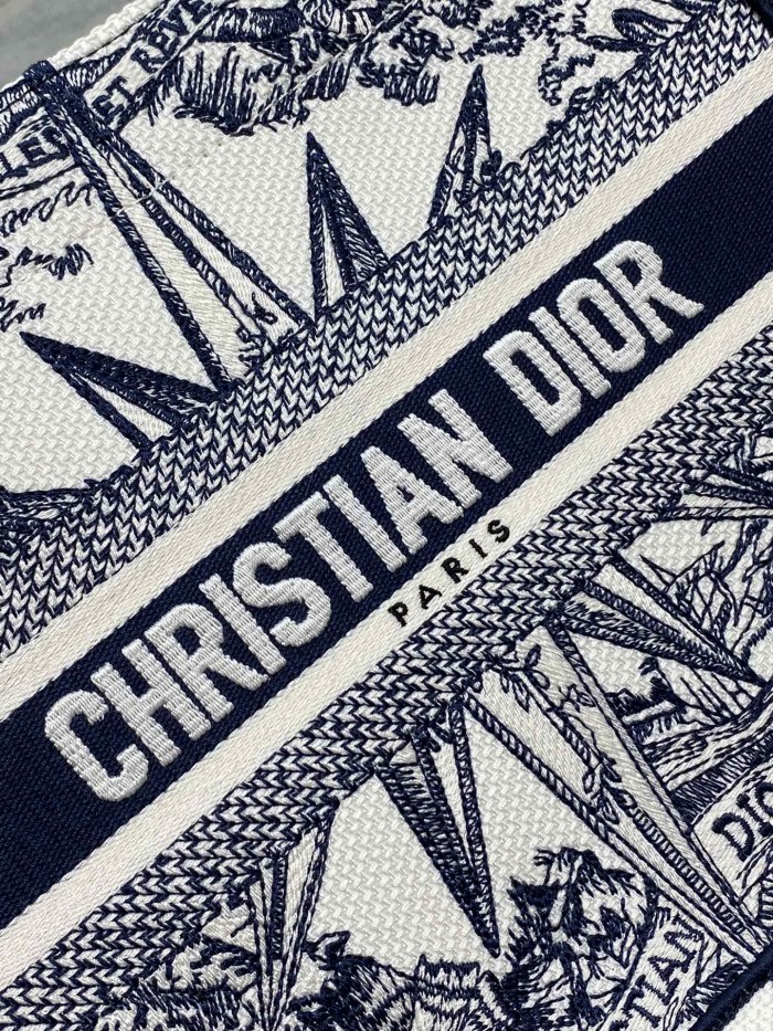  Handbag   Dior  size 26*8*22 cm