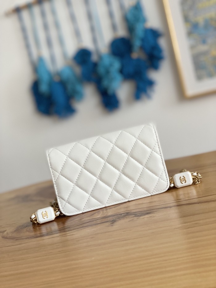 Handbag  Chanel  81216 size 15.2 9.5   3.5 cm