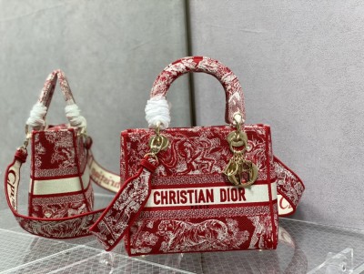 Handbag   Dior  size  24 cm