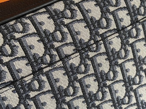  Handbag   Dior  93359  size  22x 15x 6  cm