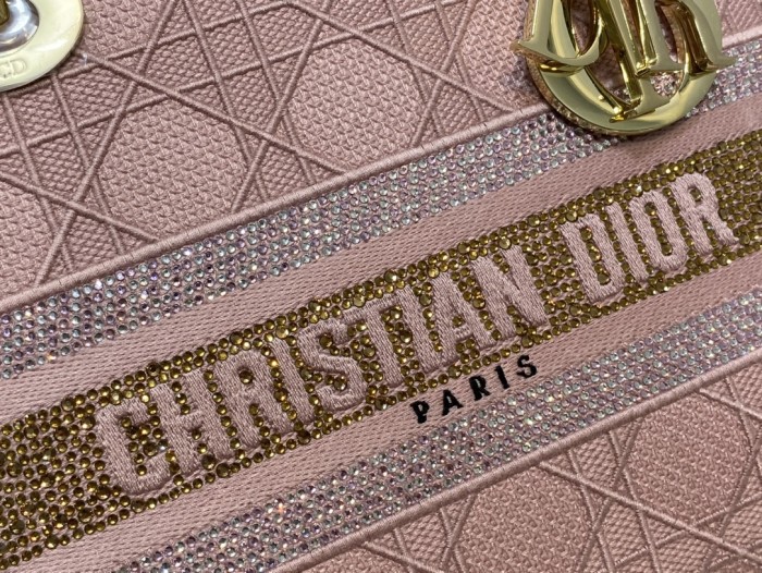  Handbag   Dior  size  24 cm