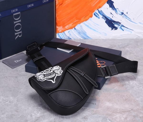  Handbag   Dior  CD93305  size  20x28.6x5 cm