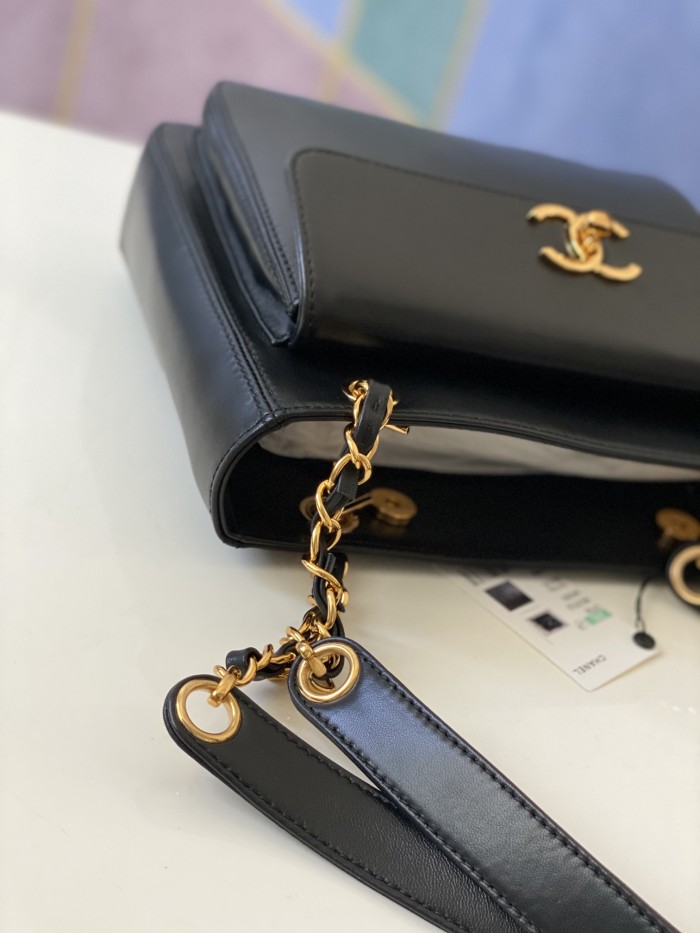 Handbag   Chanel 6706  size  26 10.5 22 cm