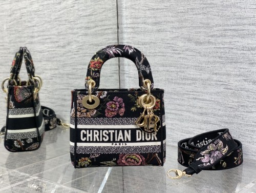   Handbag  Dior  size  17*7*15 cm  